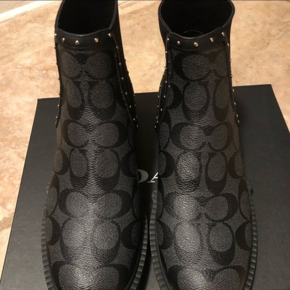 COPY - Coach Lori signature boots. Size 7.5 🖤🩶 - Picture 8 of 8